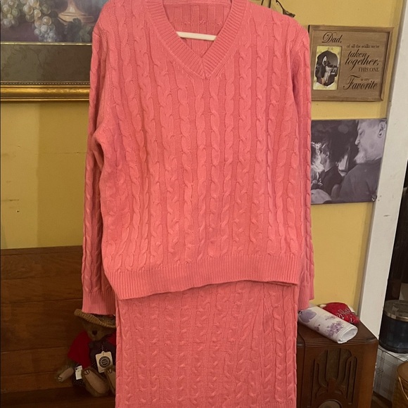 Women's Pink Cable Knit Sweater - Picture 3 of 3